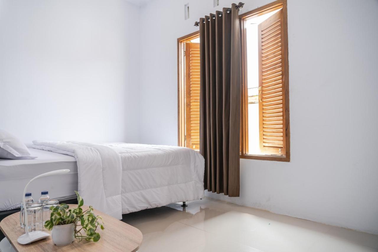 Azalia Homestay Yogyakarta Eksteriør billede