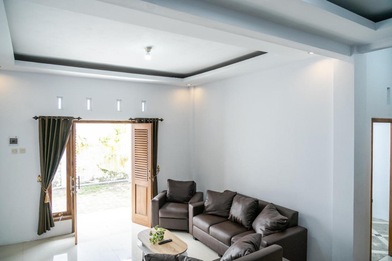 Azalia Homestay Yogyakarta Eksteriør billede