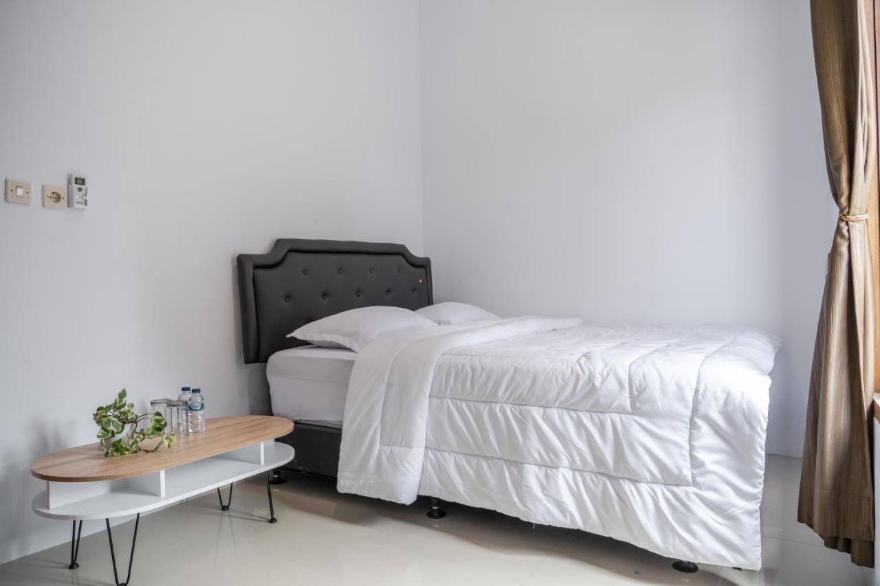 Azalia Homestay Yogyakarta Eksteriør billede